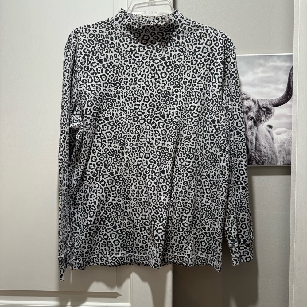 Speculation mock neck shirt